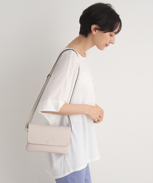 SHOO・LA・RUE（シューラルー）の「◆【軽量】ふわっと軽いフラップショルダーバッグ（ショルダーバッグ・レディース・ライトグレー/ブラック/イエロー・00）」の14枚目の写真