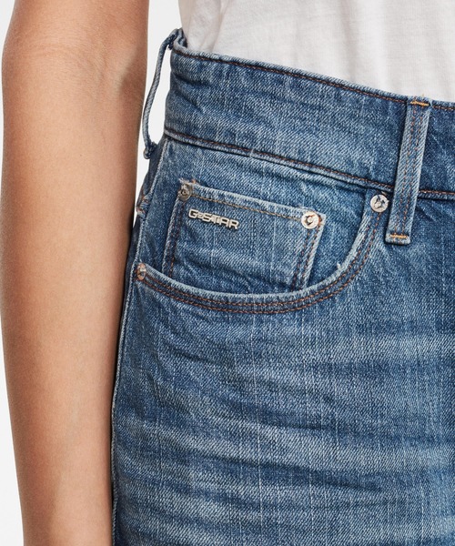 G-STAR(ジースター)の「3301 PENCIL SKIRT/デニムスカート(デニムスカート・レディース・ライトインディゴブルー・25inch/26inch/27inch/24inch)」の4枚目の写真