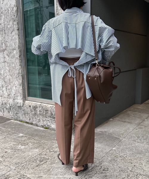 COLLAGE GALLARDAGALANTE（コラージュガリャルダガランテ）の「【OT】バックオープンシャツ（シャツ/ブラウス・レディース・サックスブルー/グリーン/ホワイト・FREE）」の16枚目の写真