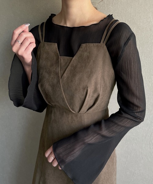 JUNOAH（ジュノア）の「胸元デザインダブル肩紐キャミワンピース