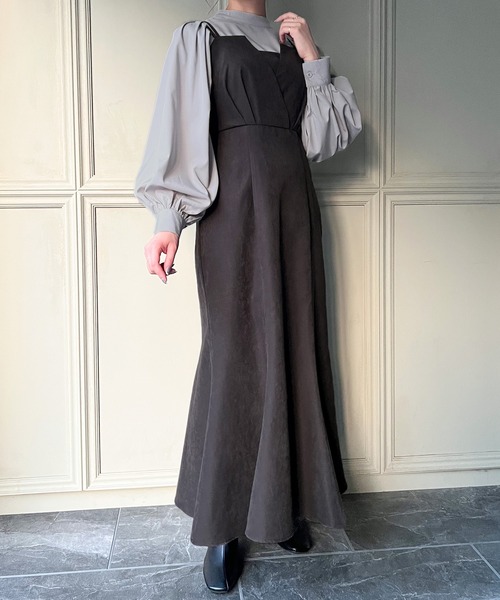 JUNOAH（ジュノア）の「胸元デザインダブル肩紐キャミワンピース