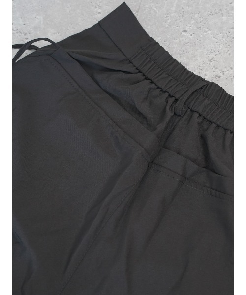 Shoowtime(ショウタイム)の「ルーズフィットワイドドレープフレアパンツ(スラックス・メンズ・ブラック/ホワイト・X-LARGE/LARGE/MEDIUM)」の5枚目の写真