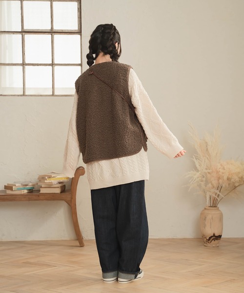 Cham.（チャム）の「ラテカラーボアベスト（ベスト・レディース・オフホワイト/ダークブラウン・F）」の10枚目の写真