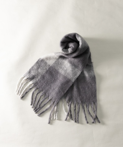 NYLAUS（ナイラス）の「Mohair Like Big Check Fringe Volume Scarf / モヘアライク ビッグチェック フリンジ ボリュームマフラー（マフラー・メンズ・グレー系/ブラウン系・FREE）」の5枚目の写真