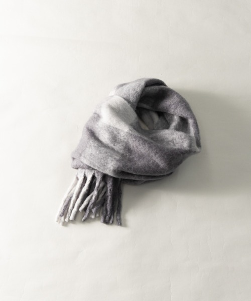 NYLAUS（ナイラス）の「Mohair Like Big Check Fringe Volume Scarf / モヘアライク ビッグチェック フリンジ ボリュームマフラー（マフラー・メンズ・グレー系/ブラウン系・FREE）」の7枚目の写真