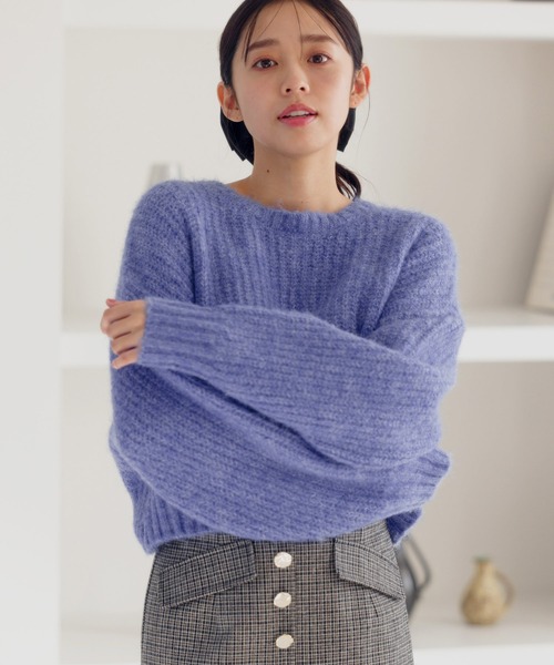 mysty woman（ミスティウーマン）の「ラウンドネックショートプルオーバー　989417（ニット/セーター・レディース・ライトグレー/チャコールグレー/ブルー/ピンク・FREE）」の3枚目の写真