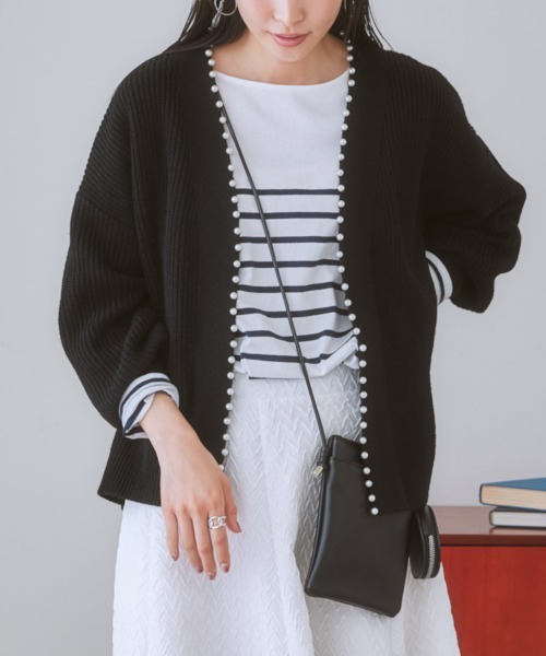 nissen（ニッセン）の「パール調Vネックトッパーカーディガン（カーディガン/ボレロ・レディース・チャコールグレー/アイボリー/ブラック/モカ・L/M/S/LL）」の3枚目の写真