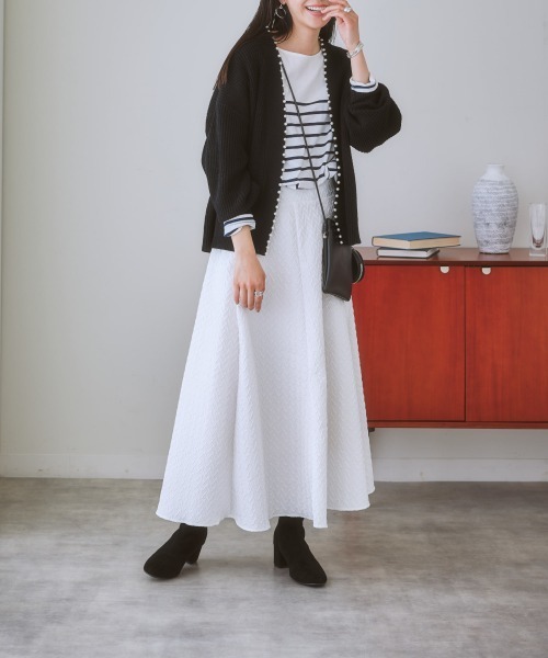 nissen（ニッセン）の「パール調Vネックトッパーカーディガン（カーディガン/ボレロ・レディース・チャコールグレー/アイボリー/ブラック/モカ・L/M/S/LL）」の6枚目の写真