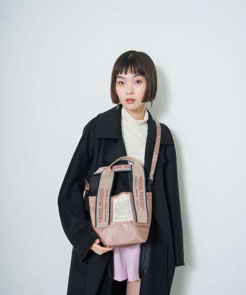 THEATRE PRODUCTS(シアタープロダクツ)の「メタリックナイロンJQテープ2WAYバッグ-S-(ショルダーバッグ・レディース・ピンク/チャコール/シルバー・FREE)」の8枚目の写真