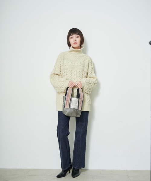 THEATRE PRODUCTS(シアタープロダクツ)の「メタリックナイロンJQテープ2WAYバッグ-S-(ショルダーバッグ・レディース・ピンク/チャコール/シルバー・FREE)」の15枚目の写真