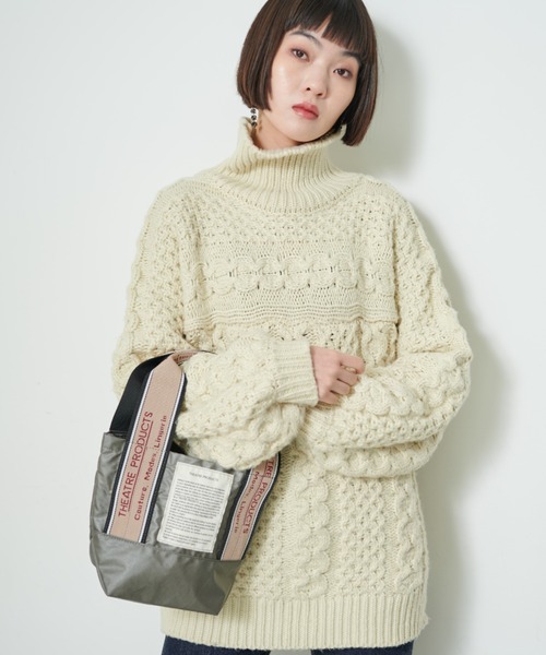 THEATRE PRODUCTS(シアタープロダクツ)の「メタリックナイロンJQテープ2WAYバッグ-S-(ショルダーバッグ・レディース・ピンク/チャコール/シルバー・FREE)」の10枚目の写真
