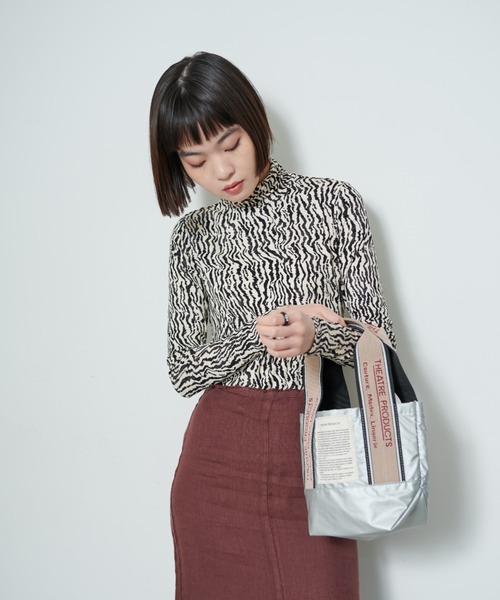 THEATRE PRODUCTS(シアタープロダクツ)の「メタリックナイロンJQテープ2WAYバッグ-S-(ショルダーバッグ・レディース・ピンク/チャコール/シルバー・FREE)」の20枚目の写真