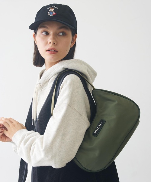 MILKFED.(ミルクフェド)の「LOGO PLATE HANDBAG(ハンドバッグ・レディース・オリーブ/ライトブルー/ブラック・ONE SIZE)」の1枚目の写真