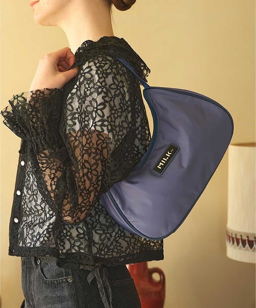 MILKFED.(ミルクフェド)の「LOGO PLATE HANDBAG(ハンドバッグ・レディース・オリーブ/ライトブルー/ブラック・ONE SIZE)」の3枚目の写真