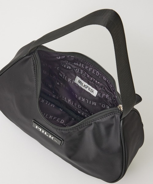 MILKFED.(ミルクフェド)の「LOGO PLATE HANDBAG(ハンドバッグ・レディース・オリーブ/ライトブルー/ブラック・ONE SIZE)」の8枚目の写真