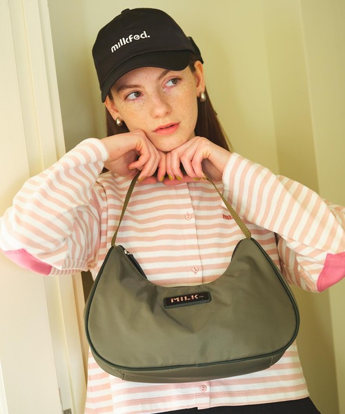 MILKFED.(ミルクフェド)の「LOGO PLATE HANDBAG(ハンドバッグ・レディース・オリーブ/ライトブルー/ブラック・ONE SIZE)」の11枚目の写真