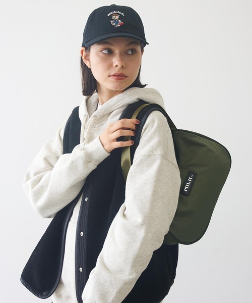 MILKFED.(ミルクフェド)の「LOGO PLATE HANDBAG(ハンドバッグ・レディース・オリーブ/ライトブルー/ブラック・ONE SIZE)」の12枚目の写真