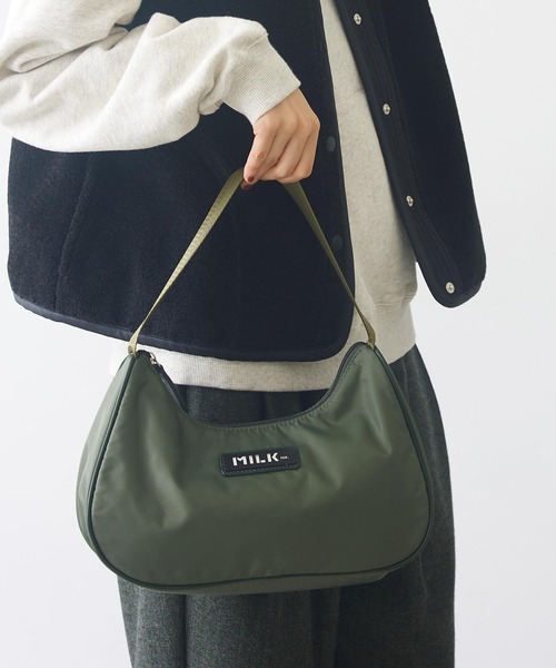 MILKFED.(ミルクフェド)の「LOGO PLATE HANDBAG(ハンドバッグ・レディース・オリーブ/ライトブルー/ブラック・ONE SIZE)」の14枚目の写真