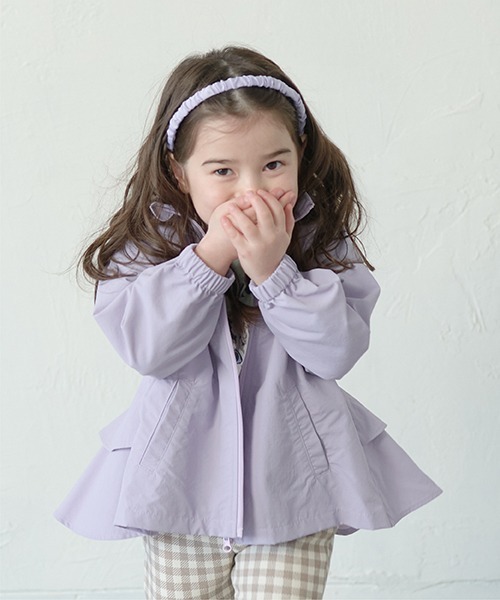 Lycee mine(リセマイン)の「【撥水加工】バックフリルAラインエブリデイマウンテンパーカ(収納袋付き)(ブルゾン・キッズ・エメラルド/ライトブルー/ライラック/ブラック/ピンク/ミント/ライトベージュ/アイボリー・130cm/100cm/120cm/150cm/140cm/110cm)」の8枚目の写真