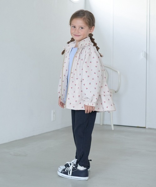 Lycee mine(リセマイン)の「【撥水加工】バックフリルAラインエブリデイマウンテンパーカ(収納袋付き)(ブルゾン・キッズ・エメラルド/ライトブルー/ライラック/ブラック/ピンク/ミント/ライトベージュ/アイボリー・130cm/100cm/120cm/150cm/140cm/110cm)」の18枚目の写真