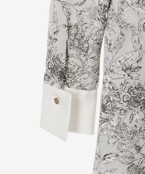 MAJESTIC LEGON（マジェスティックレゴン）の「ビッグカラー花柄ワンピース（ワンピース・レディース・ベージュ系その他2/グレー系その他/ブラック系その他・MEDIUM/SMALL）」の10枚目の写真