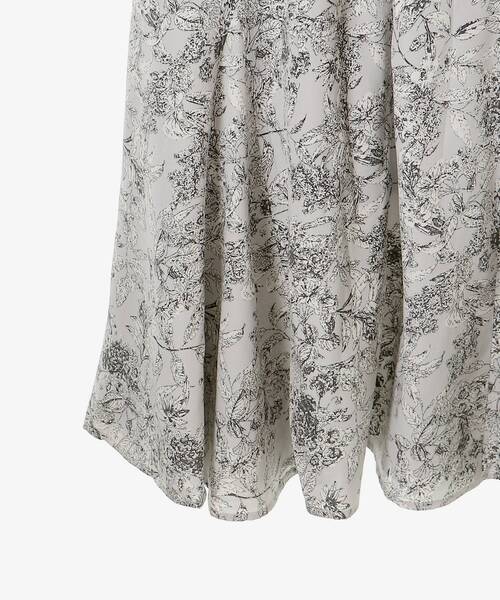 MAJESTIC LEGON（マジェスティックレゴン）の「ビッグカラー花柄ワンピース（ワンピース・レディース・ベージュ系その他2/グレー系その他/ブラック系その他・MEDIUM/SMALL）」の11枚目の写真