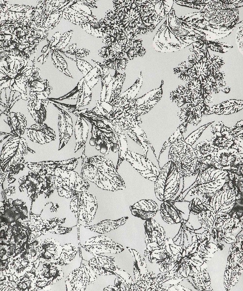 MAJESTIC LEGON（マジェスティックレゴン）の「ビッグカラー花柄ワンピース（ワンピース・レディース・ベージュ系その他2/グレー系その他/ブラック系その他・MEDIUM/SMALL）」の16枚目の写真