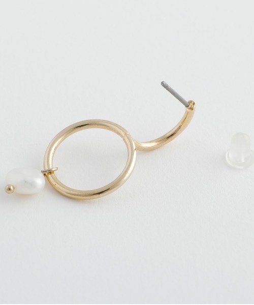JewCas（ジュアキャス）の「ノットアレ【金属アレルギー対応】 淡水パールpearlピアス[NOA0076]（ピアス（両耳用）・レディース・シルバー/ゴールド・FREE）」の5枚目の写真