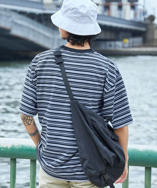 FFEIN(フェイン)の「*新色追加【FFEIN(フェイン)】 ロゴ刺繍マルチボーダー半袖Tシャツ / リンガー 配色 マルチボーダー 刺繍 ブランドロゴ(Tシャツ/カットソー・メンズ・ネイビー/ブラック/グレー/ブラウン/ホワイト・LARGE/SMALL/MEDIUM/X-SMALL)」の16枚目の写真
