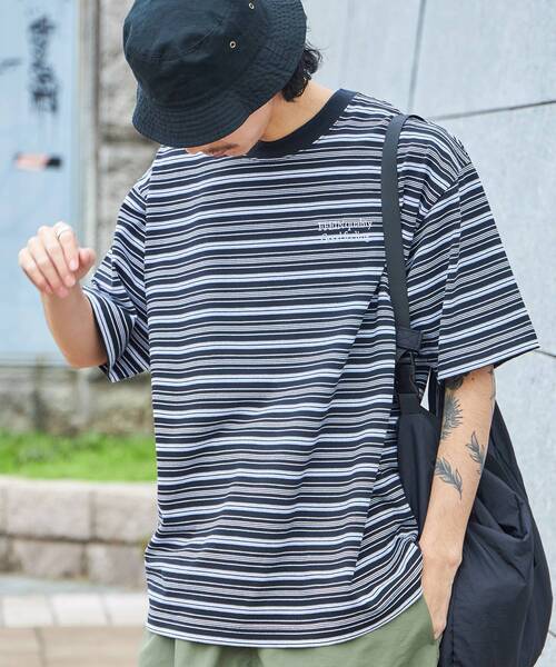 FFEIN(フェイン)の「*新色追加【FFEIN(フェイン)】 ロゴ刺繍マルチボーダー半袖Tシャツ / リンガー 配色 マルチボーダー 刺繍 ブランドロゴ(Tシャツ/カットソー・メンズ・ネイビー/ブラック/グレー/ブラウン/ホワイト・LARGE/SMALL/MEDIUM/X-SMALL)」の19枚目の写真