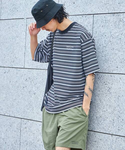 FFEIN(フェイン)の「*新色追加【FFEIN(フェイン)】 ロゴ刺繍マルチボーダー半袖Tシャツ / リンガー 配色 マルチボーダー 刺繍 ブランドロゴ(Tシャツ/カットソー・メンズ・ネイビー/ブラック/グレー/ブラウン/ホワイト・LARGE/SMALL/MEDIUM/X-SMALL)」の21枚目の写真