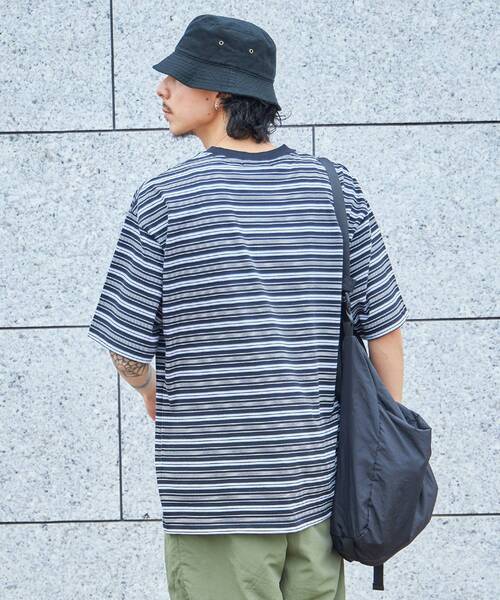 FFEIN(フェイン)の「*新色追加【FFEIN(フェイン)】 ロゴ刺繍マルチボーダー半袖Tシャツ / リンガー 配色 マルチボーダー 刺繍 ブランドロゴ(Tシャツ/カットソー・メンズ・ネイビー/ブラック/グレー/ブラウン/ホワイト・LARGE/SMALL/MEDIUM/X-SMALL)」の22枚目の写真