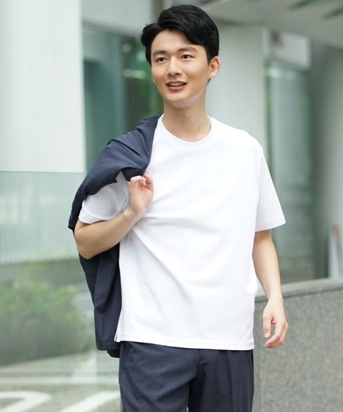 TAKA-Q(タカキュー)の「Tシャツ メンズ 半袖 ストレッチ 綿 コットン 無地 クルーネック ドレスT(Tシャツ/カットソー・メンズ・ブルー/ブラウン/ライトグレー/ブラック/グリーン/ホワイト・X-LARGE/LARGE/MEDIUM)」の2枚目の写真