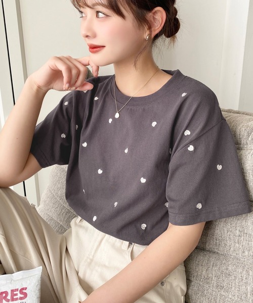 ホワイト 半袖Tシャツ ハート刺繍 セール】ハート刺繍半袖Tシャツ（Tシャツ/カットソー）｜moment+