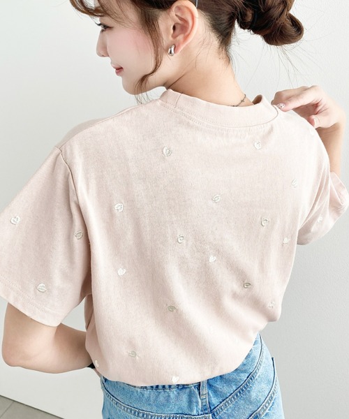 moment+（モーメントプラス）の「ハート刺繍半袖Tシャツ（Tシャツ