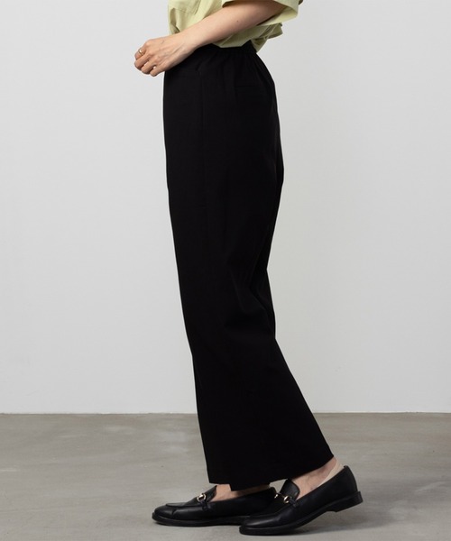 HusHusH（ハッシュアッシュ）の「HusHush ハッシュアッシュ らく美パンストレートパンツ（その他パンツ・レディース・ブラック/イエロー系その他/グレイッシュベージュ・S/M/L）」の6枚目の写真