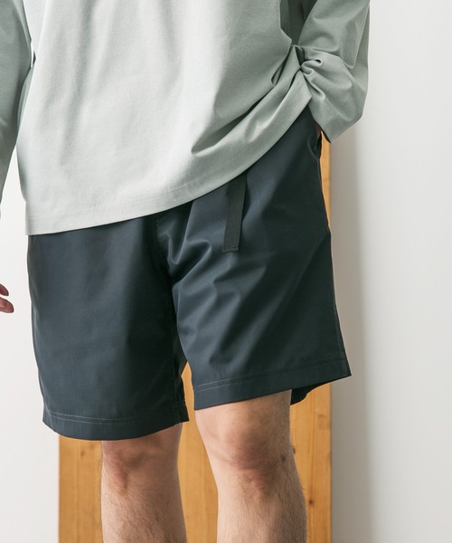 URBAN RESEARCH DOORS(アーバンリサーチドアーズ)の「『撥水』『接触冷感』add fabrics イージーショーツ(その他パンツ・メンズ・チャコールグレー/カーキ・MEDIUM/LARGE)」の2枚目の写真