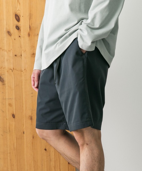 URBAN RESEARCH DOORS(アーバンリサーチドアーズ)の「『撥水』『接触冷感』add fabrics イージーショーツ(その他パンツ・メンズ・チャコールグレー/カーキ・MEDIUM/LARGE)」の5枚目の写真
