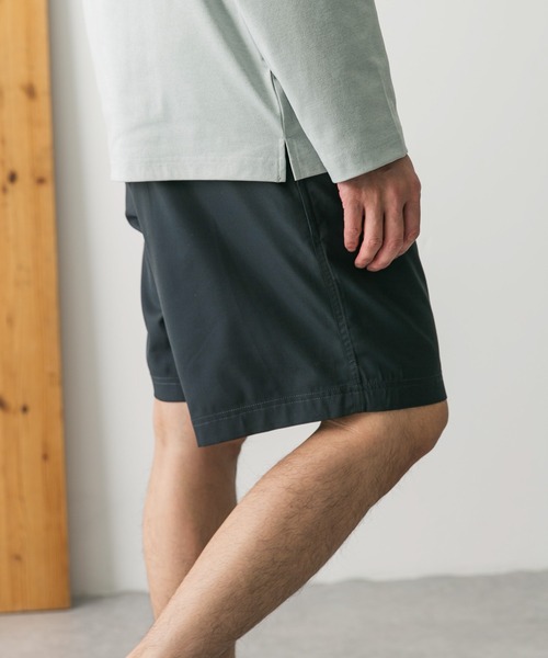 URBAN RESEARCH DOORS(アーバンリサーチドアーズ)の「『撥水』『接触冷感』add fabrics イージーショーツ(その他パンツ・メンズ・チャコールグレー/カーキ・MEDIUM/LARGE)」の7枚目の写真