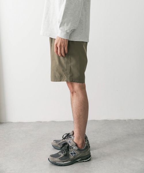 URBAN RESEARCH DOORS(アーバンリサーチドアーズ)の「『撥水』『接触冷感』add fabrics イージーショーツ(その他パンツ・メンズ・チャコールグレー/カーキ・MEDIUM/LARGE)」の13枚目の写真