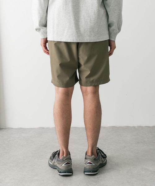 URBAN RESEARCH DOORS(アーバンリサーチドアーズ)の「『撥水』『接触冷感』add fabrics イージーショーツ(その他パンツ・メンズ・チャコールグレー/カーキ・MEDIUM/LARGE)」の14枚目の写真