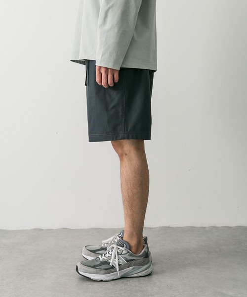 URBAN RESEARCH DOORS(アーバンリサーチドアーズ)の「『撥水』『接触冷感』add fabrics イージーショーツ(その他パンツ・メンズ・チャコールグレー/カーキ・MEDIUM/LARGE)」の18枚目の写真