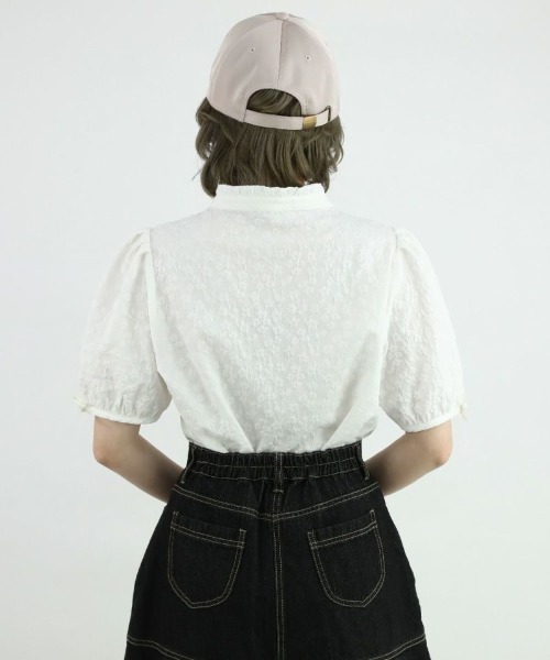 F i.n.t（フィント）の「袖口プチリボンジャガードブラウス/fint（シャツ/ブラウス・レディース・クリーム/オフホワイト・FREE）」の4枚目の写真