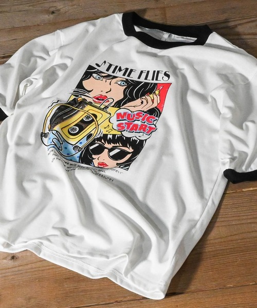 Ritzy（リッツィー）の「16/TC 天竺リンガープリントTシャツ(LUCK OUT、TIME FLIES) レディース メンズ（Tシャツ/カットソー・メンズ・ホワイト×レッド/ホワイト×ブラック/ブラック×ホワイト/ホワイト×グリーン/ブラック系その他/ホワイト系その他/ホワイト系その他2/ホワイト系その他3・MEDIUM/LARGE/X-LARGE/SMALL）」の2枚目の写真