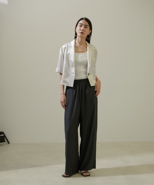 SALON adam et rope'（サロン アダム エ ロペ）の「リラックスイージーパンツ【洗える】（その他パンツ・レディース・ベージュ/ブラック・S/M）」の3枚目の写真