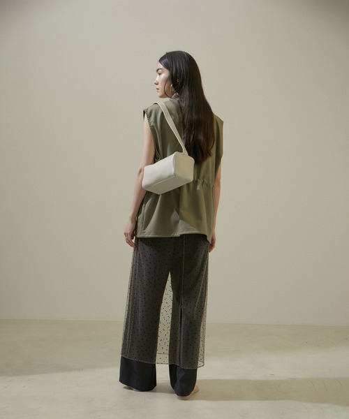 SALON adam et rope'（サロン アダム エ ロペ）の「リラックスイージーパンツ【洗える】（その他パンツ・レディース・ベージュ/ブラック・S/M）」の4枚目の写真