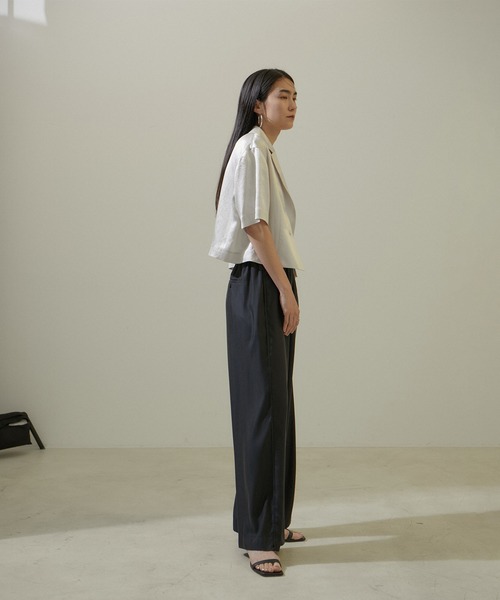 SALON adam et rope'（サロン アダム エ ロペ）の「リラックスイージーパンツ【洗える】（その他パンツ・レディース・ベージュ/ブラック・S/M）」の6枚目の写真