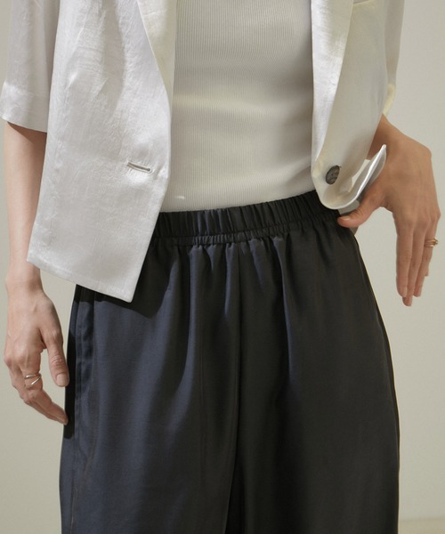SALON adam et rope'（サロン アダム エ ロペ）の「リラックスイージーパンツ【洗える】（その他パンツ・レディース・ベージュ/ブラック・S/M）」の9枚目の写真