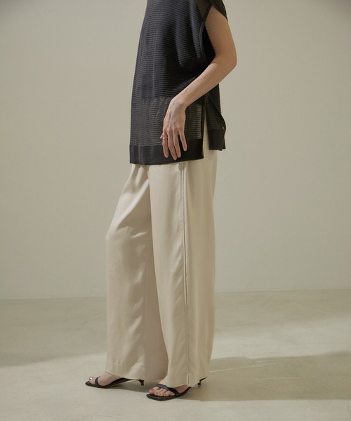 SALON adam et rope'（サロン アダム エ ロペ）の「リラックスイージーパンツ【洗える】（その他パンツ・レディース・ベージュ/ブラック・S/M）」の12枚目の写真