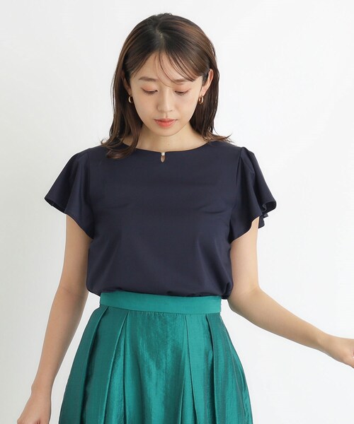 index(インデックス)の「◆《6color》UV フレアスリーブトップス フロントパール調デザイン【接触冷感/洗濯機洗い可】(Tシャツ/カットソー・レディース・ナチュラル/ブラウン系その他/オフホワイト/ネイビー/ライトブルー/ネイビー系5・38/42/36/40)」の1枚目の写真